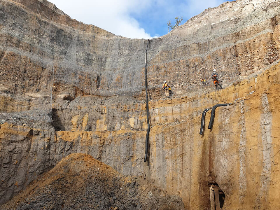 Abseil Access installting 23x6m SDA grout flush anchors.